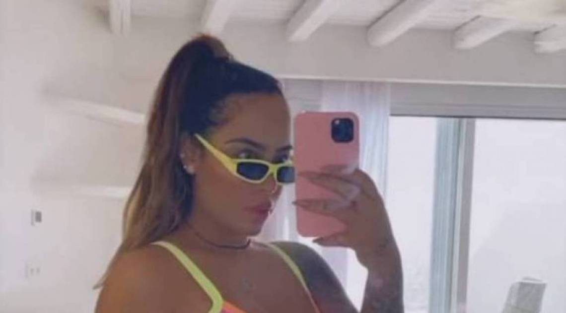 Rafaella Santos na Gr&eacute;cia