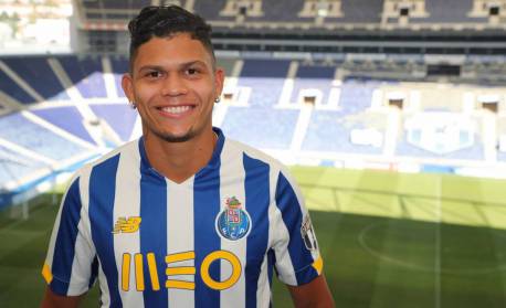 Indicado por novo técnico do Manchester United, ex-atacante do Fluminense pode custar R$ 434 milhões