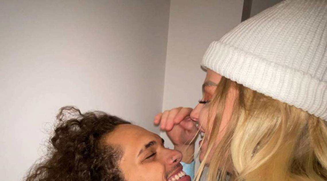 Lu&iacute;sa Sonza e Vit&atilde;o assumem romance 