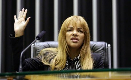 Flordelis nega rachadinha e diz também não saber de relacionamento de filha biológica com marido