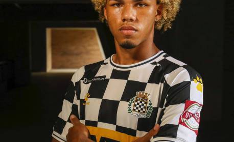 Punido pela Fifa, Boavista-POR faz oferta ao Vasco para quitar dívida por Nathan em parcelas, mas Cruzmaltino rejeita