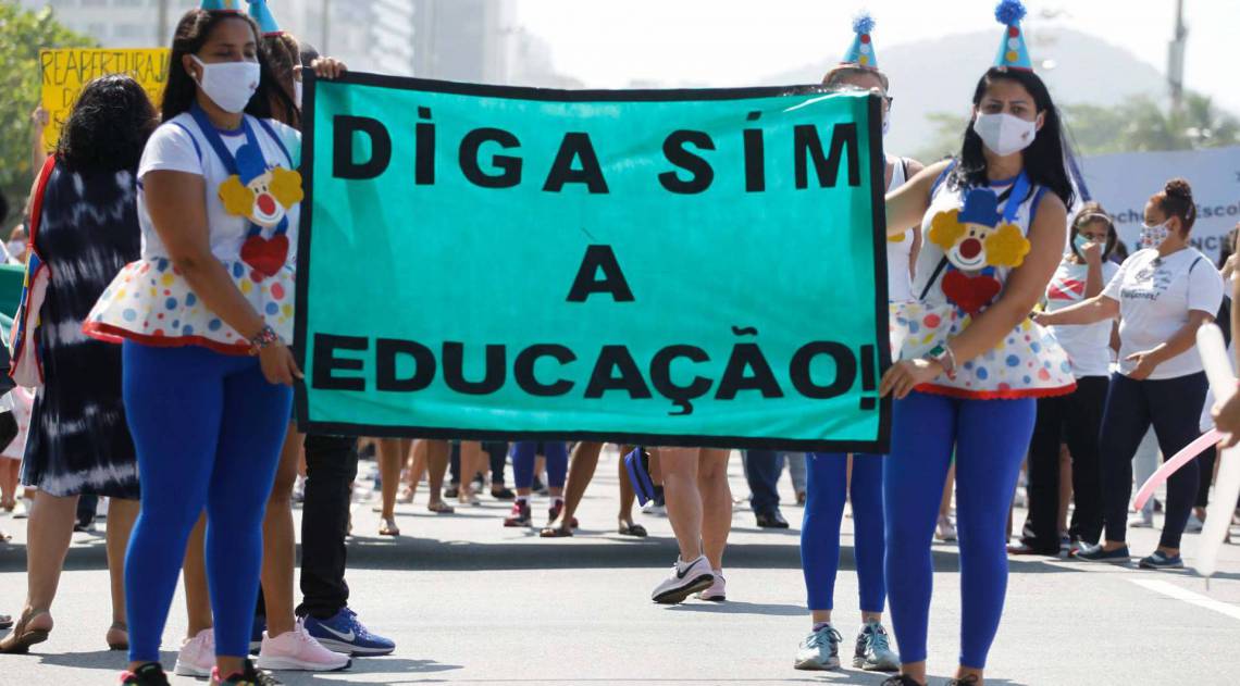 Rio de Janeiro - RJ - 13/09/2020 - Protesto dos profissionais das escolas particulares na orla de Copacabana - Foto Gilvan de Souza / Agencia O Dia
 - Gilvan de Souza / Agencia O Dia