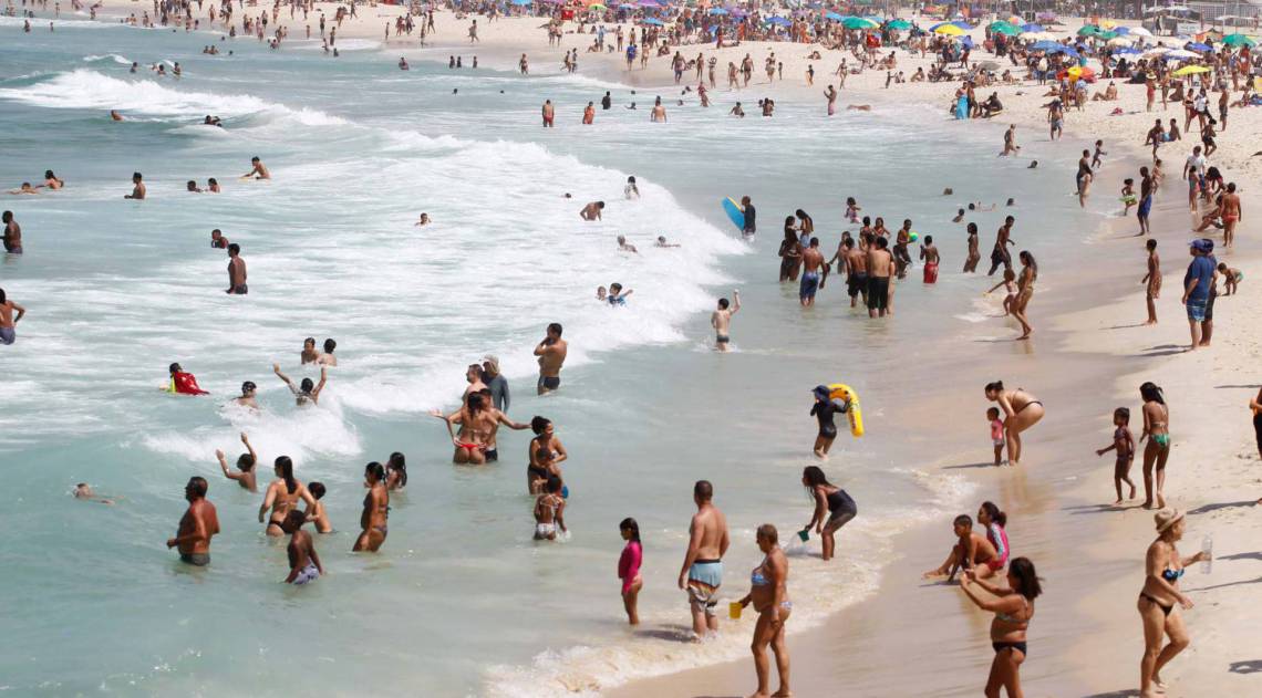 Rio de Janeiro - RJ - 13/09/2020 - Movimentacao na orla da zona sul - Foto Gilvan de Souza / Agencia O Dia
