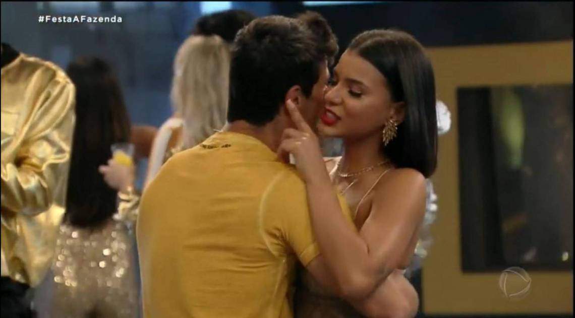 Jakelyne e Mariano em 'A Fazenda' - Reprodução/PlayPlus