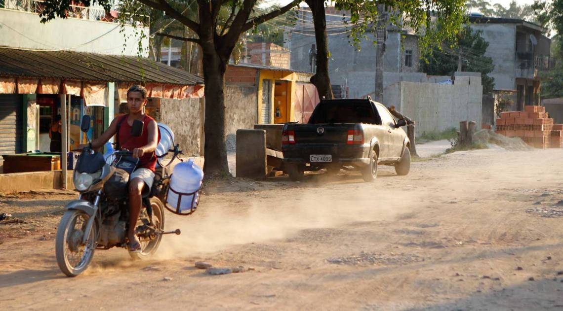 Rio de Janeiro - RJ - 14/09/2020 - Ruas de Nova Iguacu em mau estado de consevacao, na foto Rua Marieta bairro Miguel Couto - Foto Gilvan de Souza / Agencia O Dia
