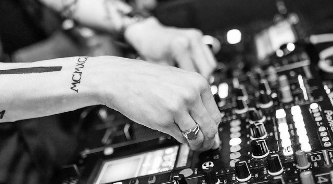 Festa proibida cobrava ingresso - Divulgação