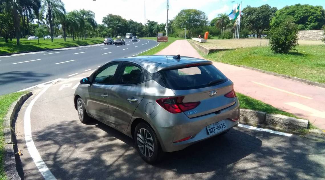 Lanternas traseiras tem iluminação tradicional que simula LEDs