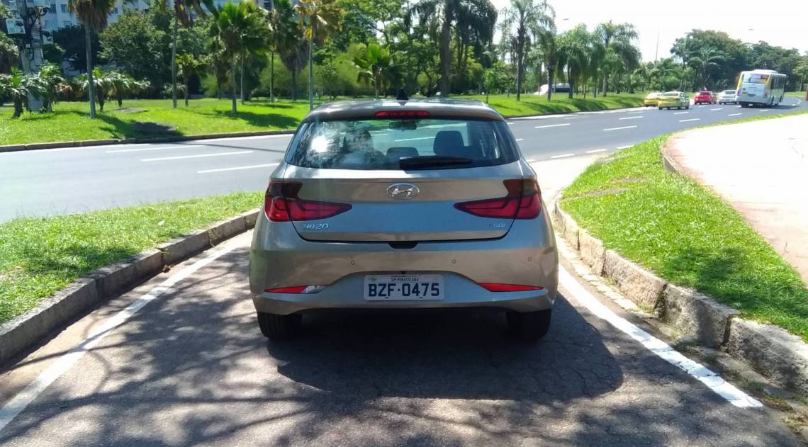 Visual da traseira chama mais atenção que as demais porções do carro