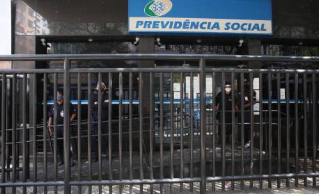 Após fim da greve de médicos, INSS retoma perícia nesta segunda-feira