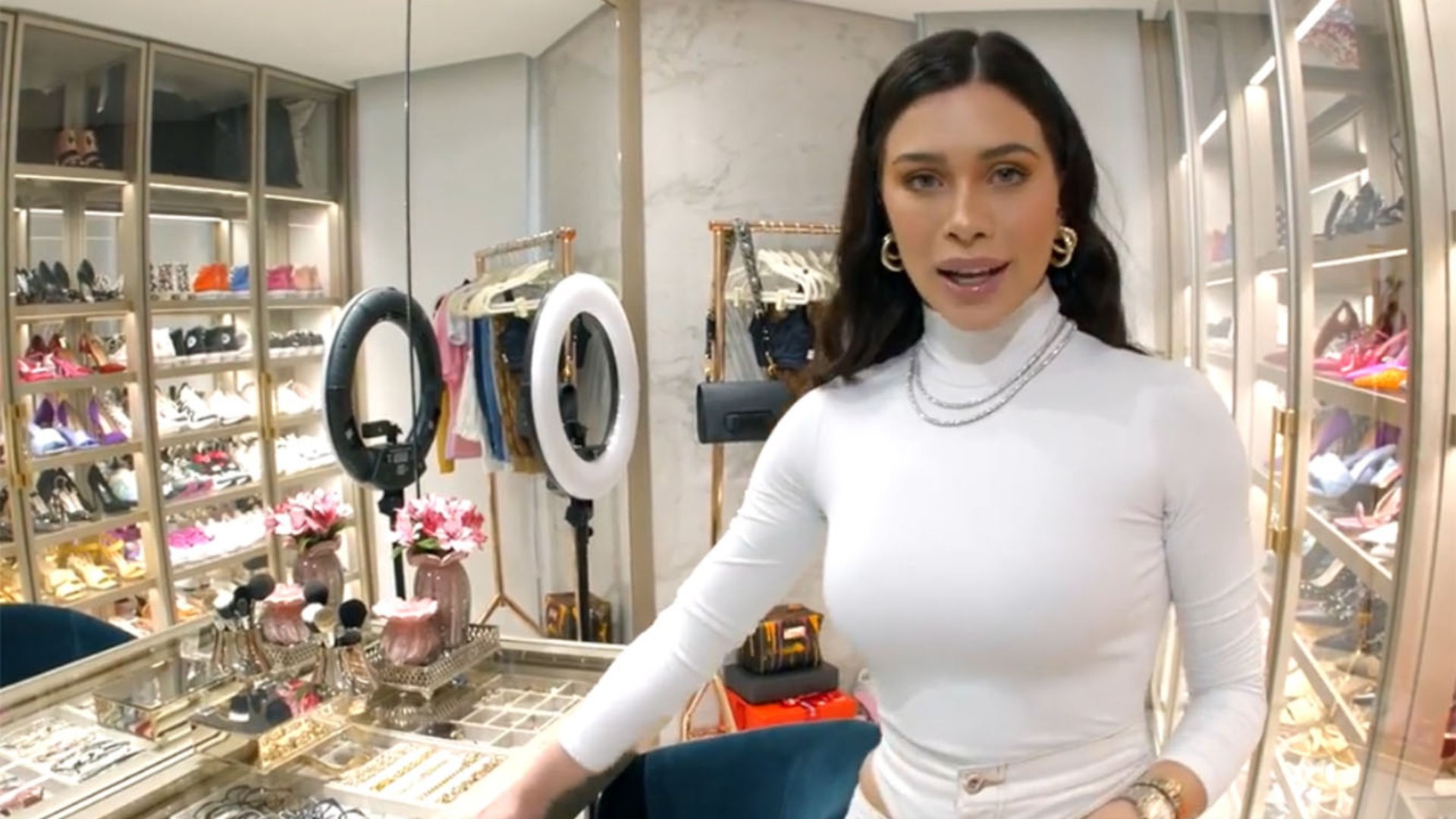 Flavia Pavanelli mostra detalhes do coset
 - Reprodução/Instagram