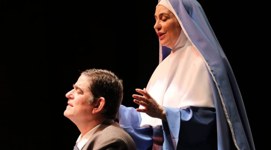 Divaldo e Joanna são interpretados pelos atores Rogério Fabiano e Érica Collares
- Divulgação