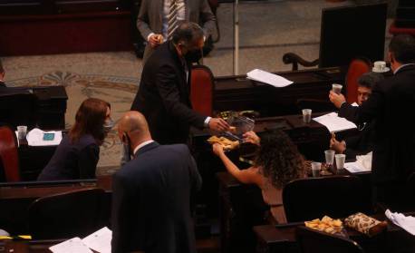 A etiqueta ainda é necessária?