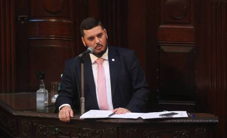 Mesmo afastado da presidência, Bacellar continua na função de deputado; entenda