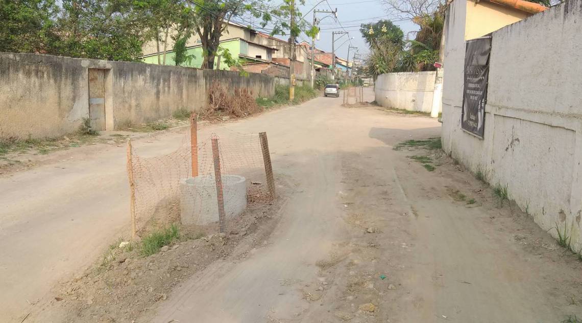 Município de Itaboraí sofre com falta de pavimentação e desordem urbana nos principais centros comerciais