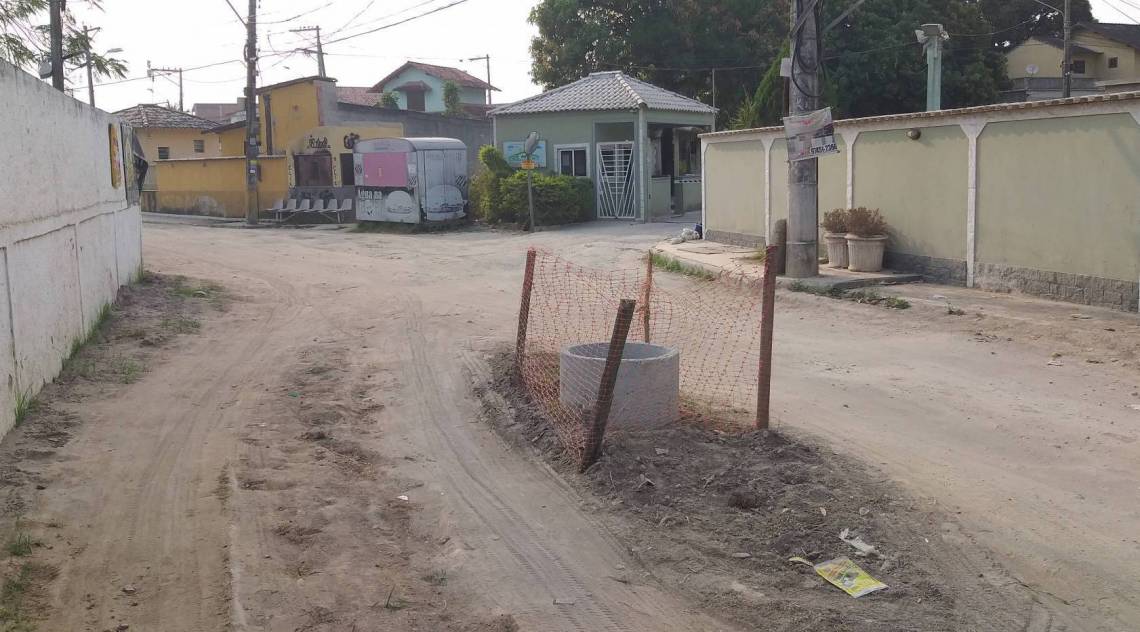 Município de Itaboraí sofre com falta de pavimentação e desordem urbana nos principais centros comerciais