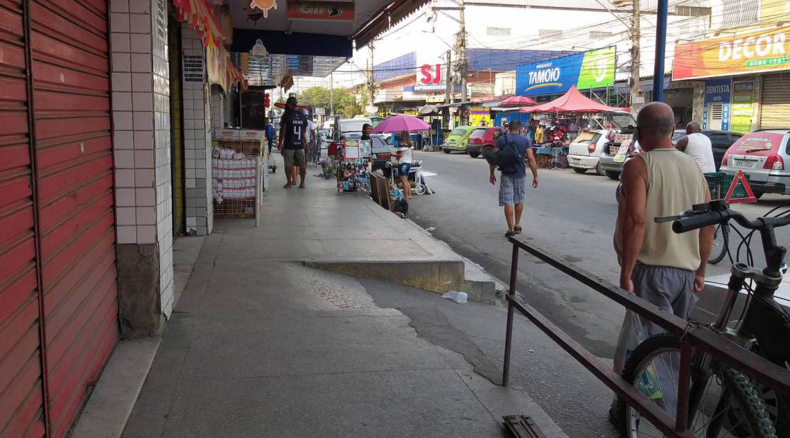 Município de Itaboraí sofre com falta de pavimentação e desordem urbana nos principais centros comerciais