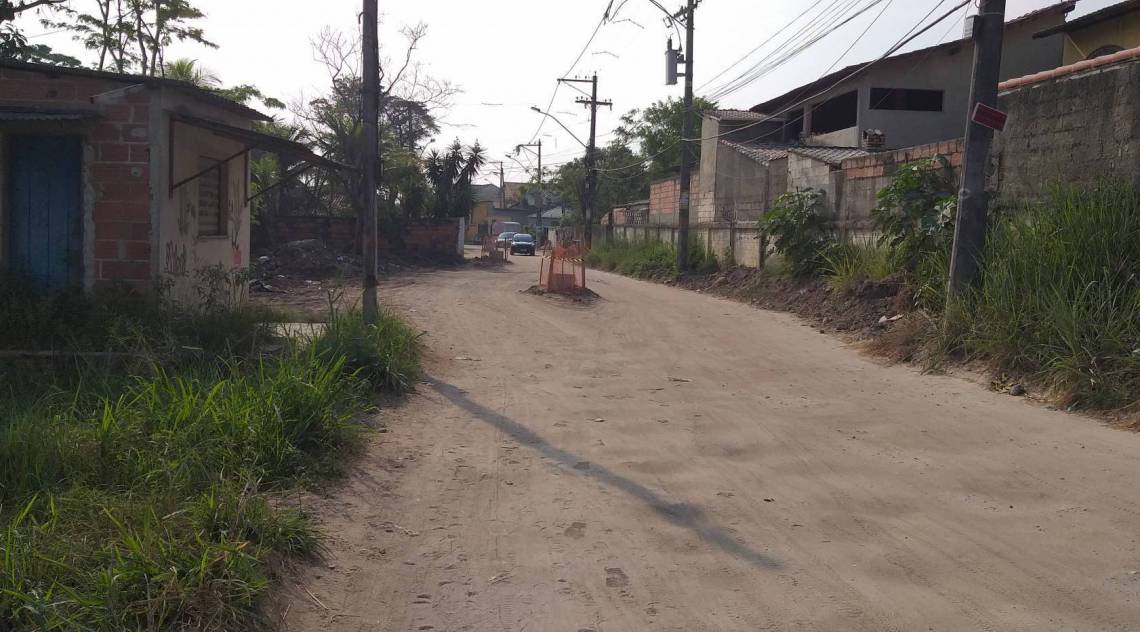 Município de Itaboraí sofre com falta de pavimentação e desordem urbana nos principais centros comerciais