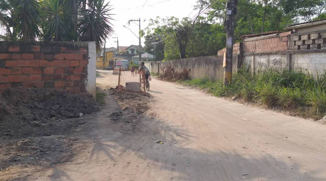 Município de Itaboraí sofre com falta de pavimentação e desordem urbana nos principais centros comerciais
