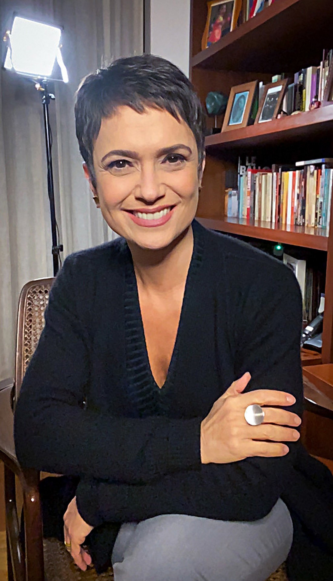 jcotta - D:FOTOS COTTACOTTASandra Annenberg
    icc:copyright: Copyright (c) 1998 Hewlett-Packard Company
    icc:description: sRGB IEC61966-2.1
    icc:manufacturer: IEC http://www.iec.ch
    icc:model: IEC 61966-2.1 Default RGB colour space - sRGB
    jpeg:colorspace: 2
    jpeg:sampling-factor: 1x1,1x1,1x1
    photoshop:CaptionWriter: Globo/João Cotta
    photoshop:ColorMode: 3
    photoshop:DateCreated: 2020-08-26
    photoshop:ICCProfile: sRGB IEC61966-2.1
    photoshop:Instructions: REMOVIDA
    photoshop:LegacyIPTCDigest: 228E080B4324C35F6BC775B808766F4A
    signature: 481dd440173e738d3ad4a70f89a81c006f203eb1031497821a1ff4369c8e7f07
    tiff:Make: Apple
    tiff:Model: iPhone 11 Pro
    tiff:Orientation: 1
    tiff:ResolutionUnit: 2
    tiff:XResolution: 25000000/100000
    tiff:YResolution: 25000000/100000
    unknown: -03:00
    xmp:CreateDate: 2020-08-25T18:46:58
    xmp:CreatorTool: FotoWare FotoStation
    xmp:MetadataDate: 2020-08-26T19:36:40-03:00
    xmp:ModifyDate: 2020-08-26T19:36:40-03:00
    xmpMM:DocumentID: 5AAD7F48B157D20BB04ECC6C787C3DF7
    xmpMM:InstanceID: xmp.iid:8b7b55a6-9067-3145-b479-36ad16884b99
    xmpMM:OriginalDocumentID: 5AAD7F48B157D20BB04ECC6C787C3DF7
  Profiles:
    Profile-8bim: 11718 bytes
    Profile-exif: 6024 bytes
    Profile-icc: 3144 bytes
    Profile-iptc: 4000 bytes