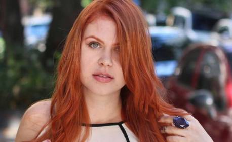 Carolinie Figueiredo testa positivo para covid-19