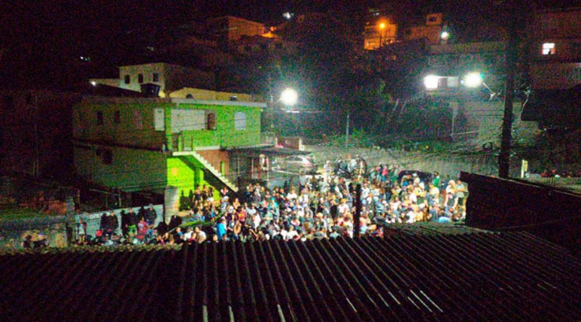 Várias pessoas se aglomeraram em um baile funk no bairro funk; PM teve que ser chamada para acabar com a baderna - Divulgação