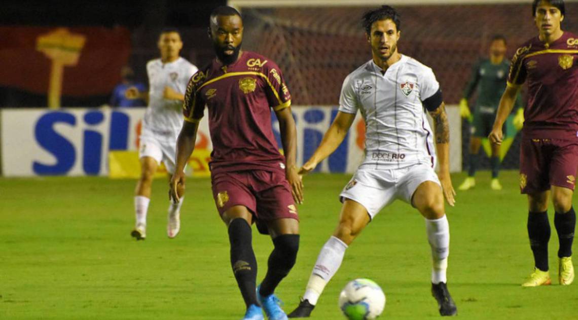 Flu perdeu no Recife