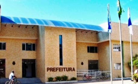 Ex-prefeitos e ex-secretário de Cabo Frio são alvos de ação por improbidade administrativa