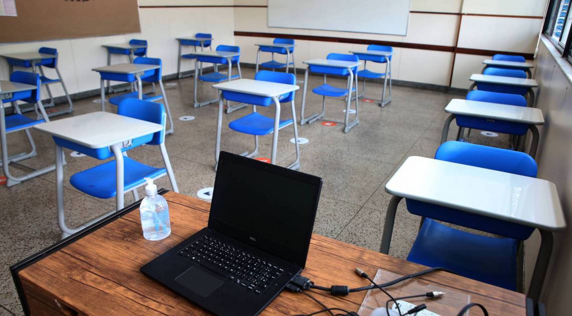 Aulas presenciais na rede municipal retornam na ter&ccedil;a-feira para o 9&ordm; ano - Cl&eacute;ber Mendes