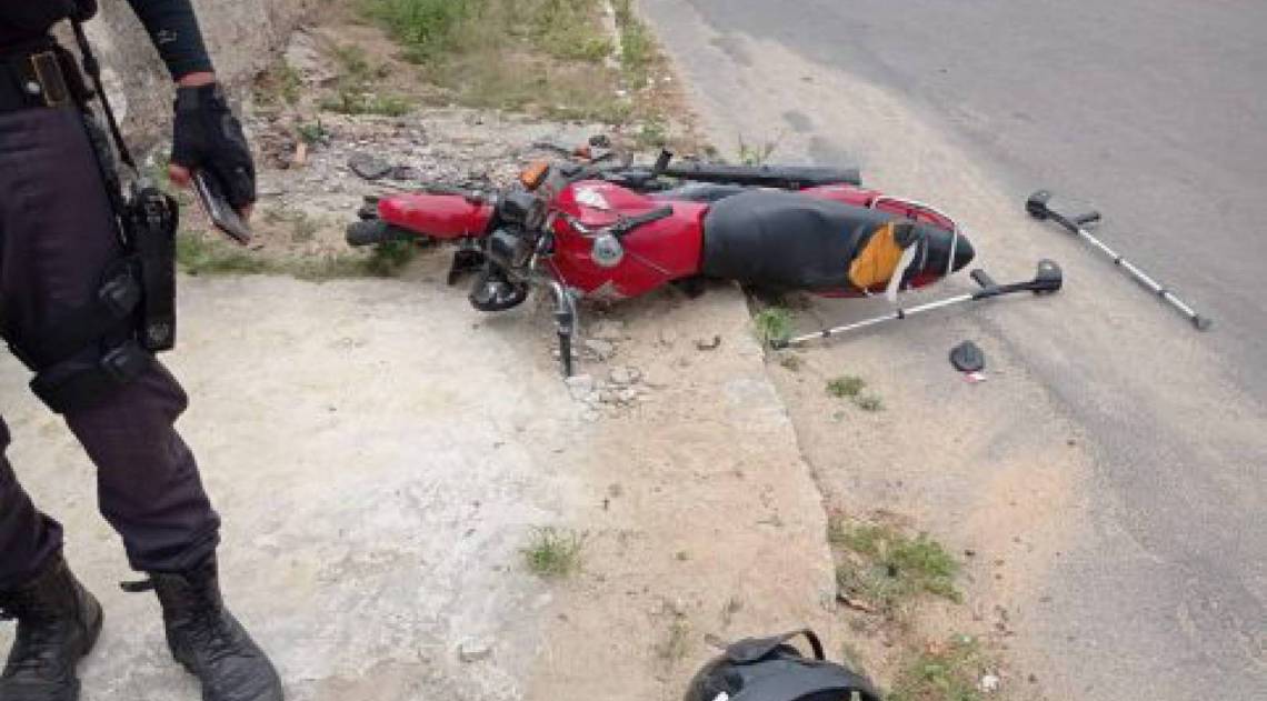 Jovem de 17 anos foi detido ap&oacute;s sofrer um acidente de moto, no Parque Bandeirantes, no subdistrito de Guarus.