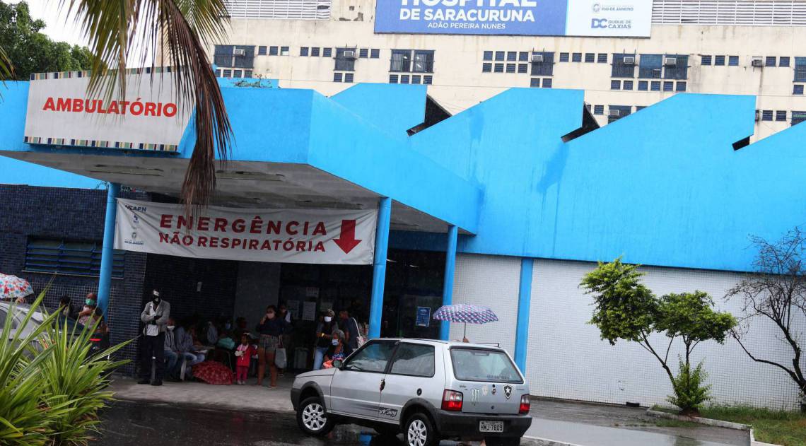 Rio,22/09/2020 -COVID-19 -CORONAVIRUS, DUQUE DE CAXIAS, Hospital Adao Pereira Nunes, movimentacao no hospital de Saracuruna .Na foto, pacientes aguardam atendimento.Foto: Cleber Mendes/Ag&ecirc;ncia O Dia