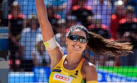 Carol Solberg diz que reação da CBV a sua manifestação política foi mais dura: 'Grande hipocrisia'