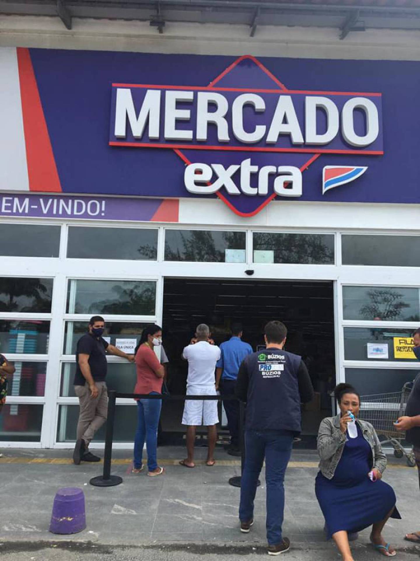 Mercados e estabelecimentos são notificados pelo Procon em Armação dos Búzios  - Procon Búzios 