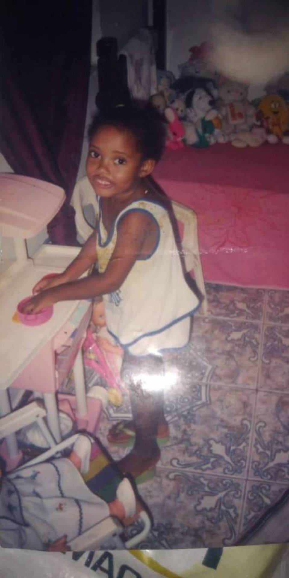 ZONA OESTE - Greice Fontes - Na infância, Greice brincava com os saltos da mãe