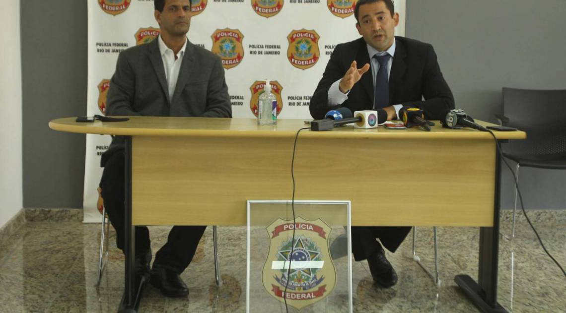 Coletiva na PF Niterói. (Dir), Pedro Bloomfield, Coordenador da operação e Wanderson Pinheiro, chefe da delegacia da PF de Niterói.