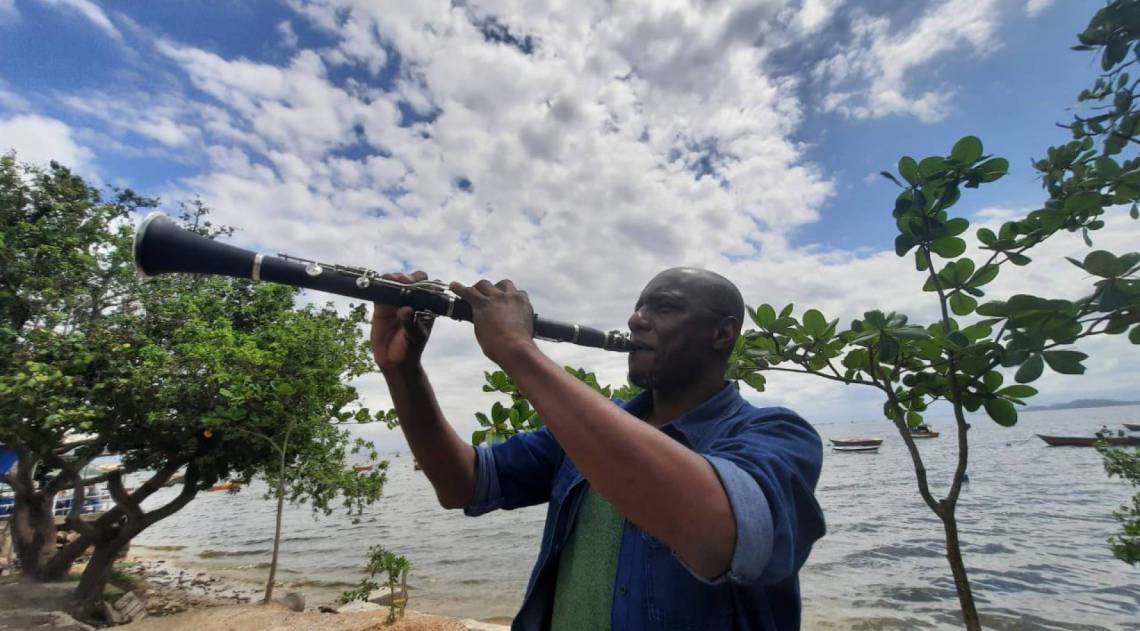 Com 27 integrantes, a Orquestra Municipal utiliza instrumentos de percussÃÂ£o, sopro e base em suas apresentaÃÂ§ÃÂµes