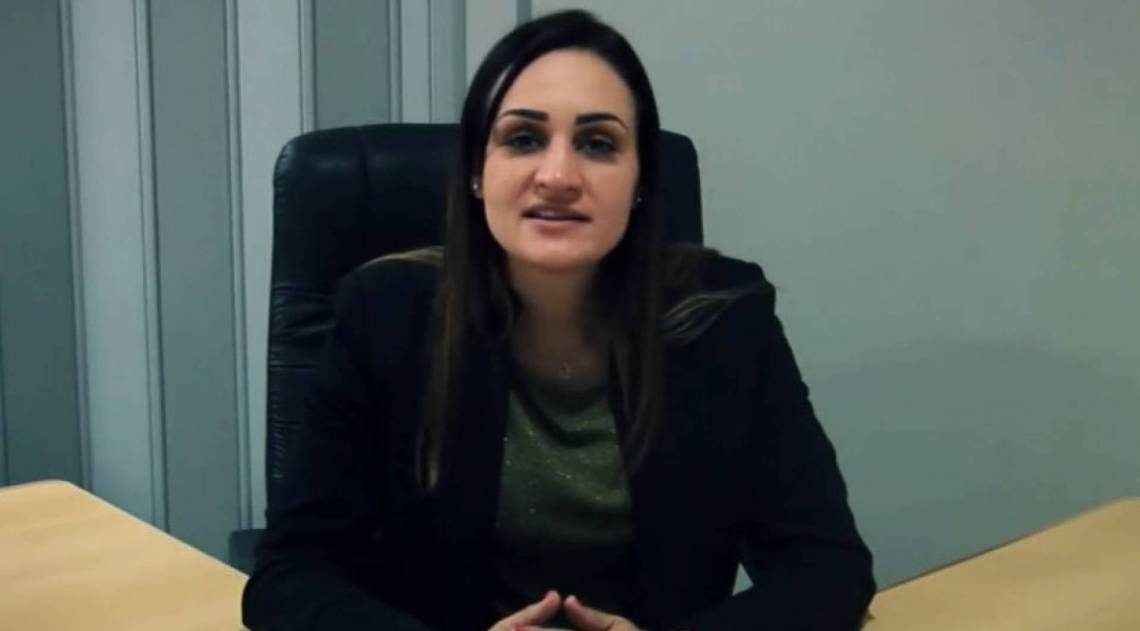 A secret&aacute;ria Carine Tavares - Reprodução / Facebook