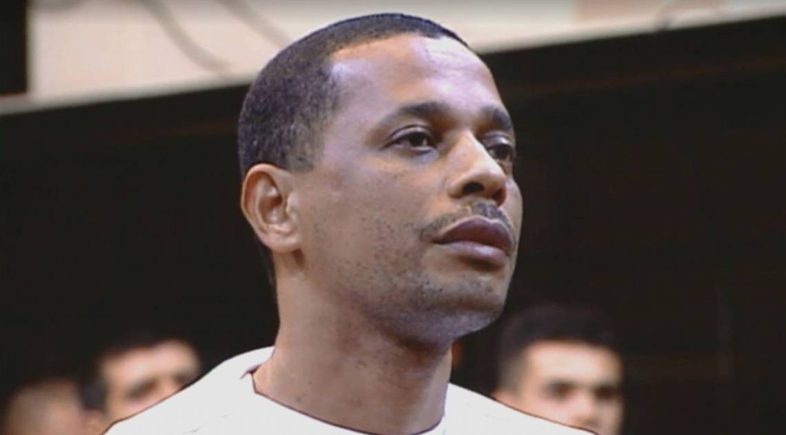 Elias Pereira da Silva, conhecido como Elias Maluco, foi encontrado morto em sua cela na Penitenciária Federal de Catanduvas, no Paraná