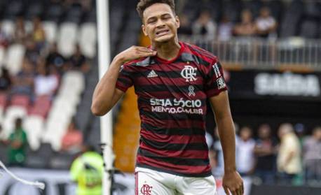 Fulham não cumpre combinado e quer mudar números da proposta ao Flamengo por Rodrigo Muniz