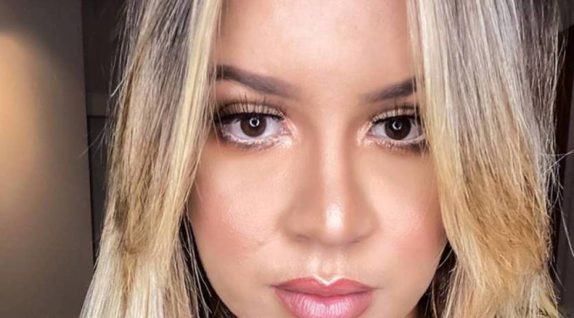 Mar&iacute;lia Mendon&ccedil;a mostra marquinha de biqu&iacute;ni