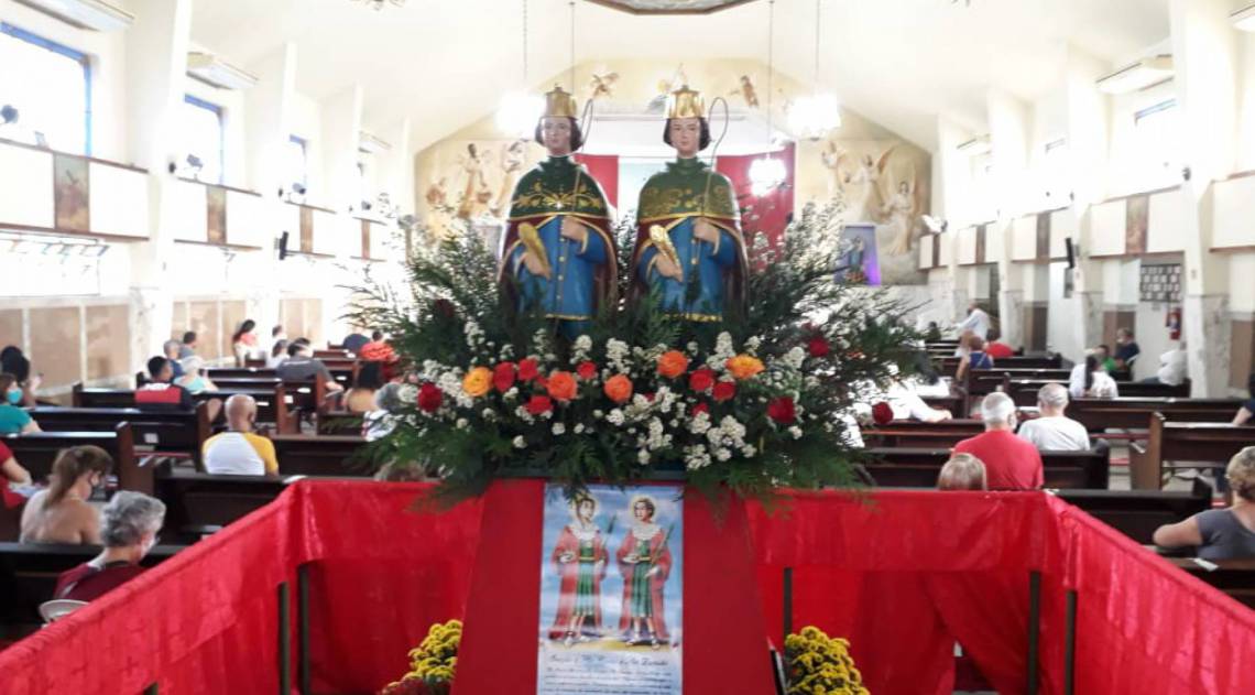 Fiéis celebram o Dia de São Cosme e Damião