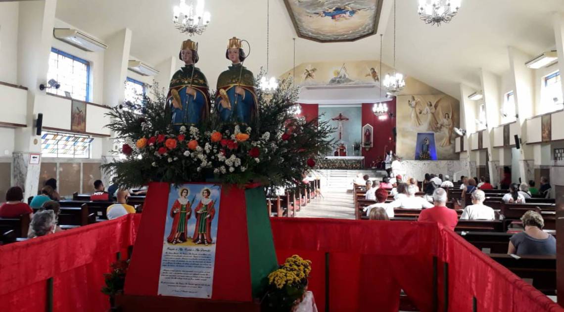 Fiéis celebram o Dia de São Cosme e Damião