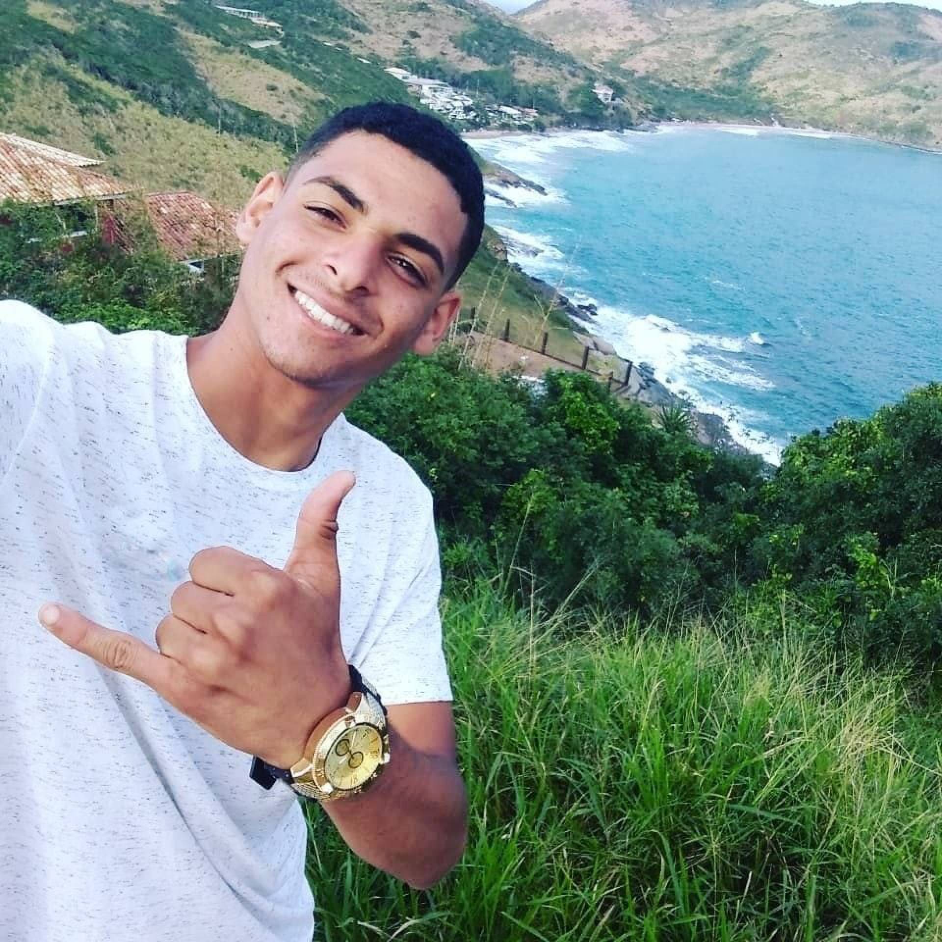 Walmir Sousa, jovem morto no tiroteio na Prainha em Arraial do Cabo 