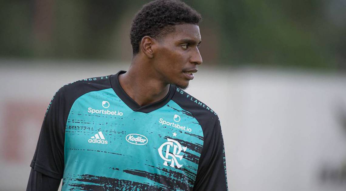 O goleiro Hugo Souza pode ganhar nova chance hoje como titular no Flamengo - Alexandre Vidal / Flamengo