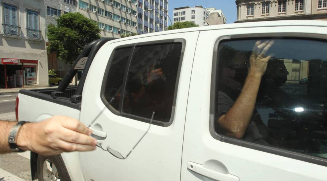 Pedro Fernandes chega à sede da Secretaria de Polícia Civil, no Centro - Estefan Radovicz