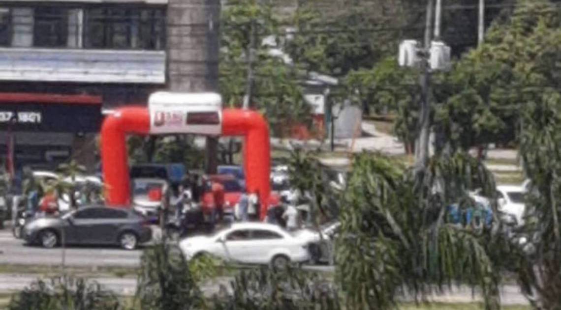 Policial foi baleado na Avenida das Am&eacute;ricas - Reprodução / OTT-RJ