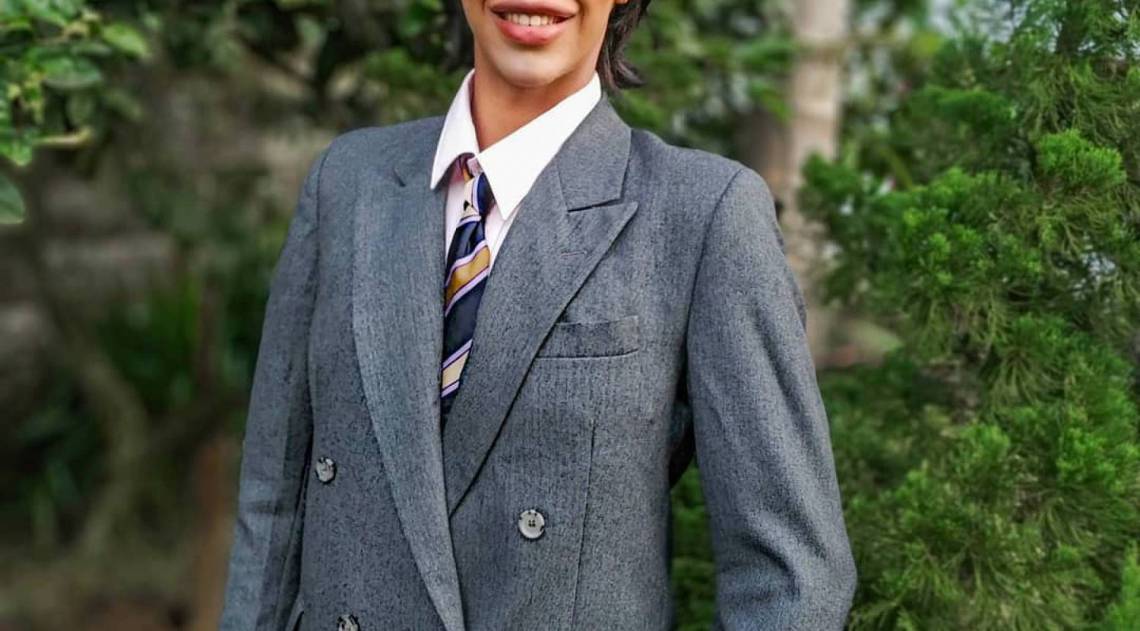 Felipe Adam tem 16 anos e deseja se transformar no boneco Ken