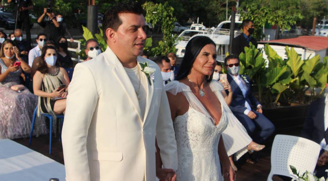 Gretchen e Esdras Souza se casaram nesta quarta-feira em Belém do Pará