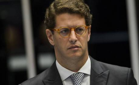 Procuradoria volta a cobrar afastamento de Salles em ação de improbidade