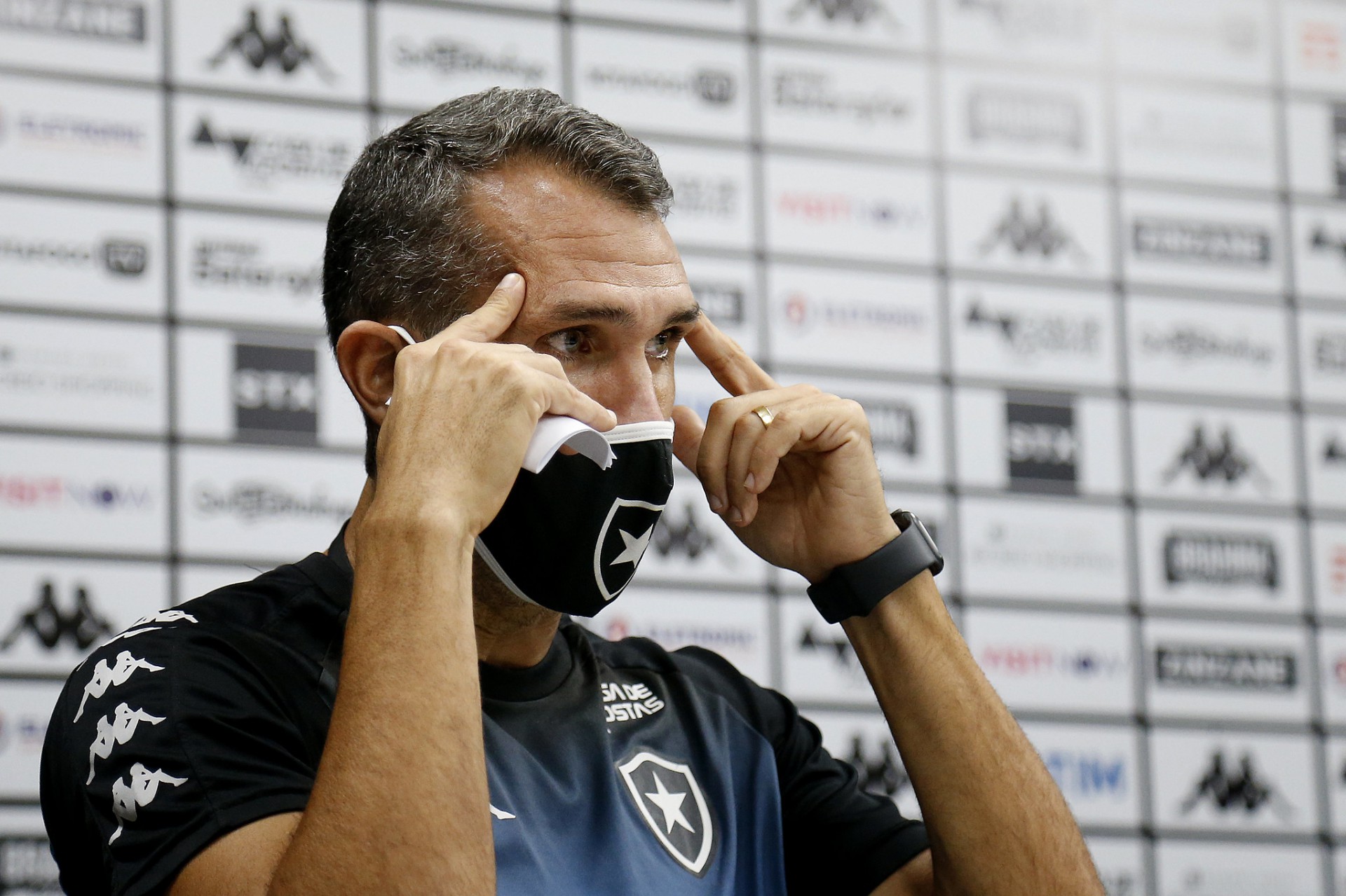 O técnico Bruno Lazaroni  - Vitor Silva/Botafogo