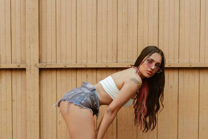 Ex-BBB Flayslane passou por três procedimentos estéticos em menos de quatro meses - Reprodução Internet